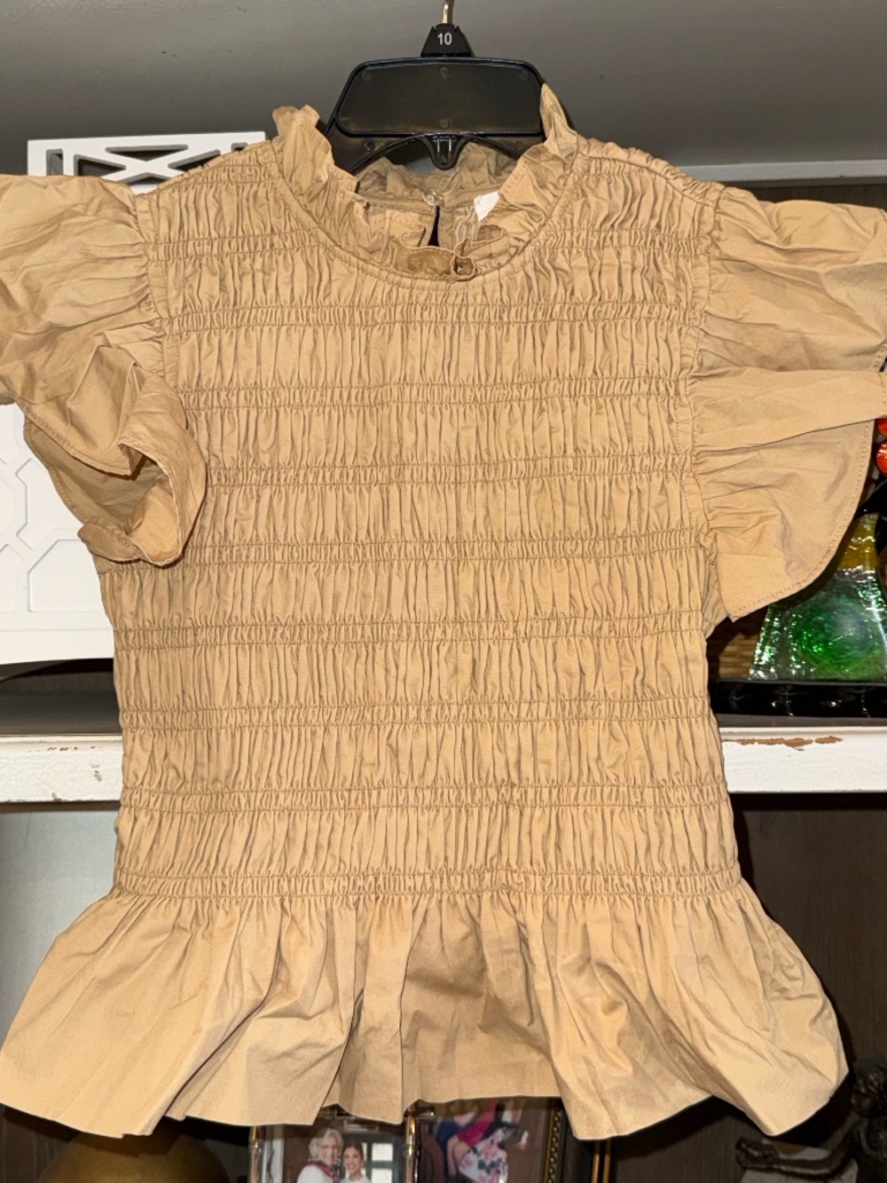 Hyacinth House Tuckernuck Xs tan smocked high neck Nadine blouse - Picture 4 of 6